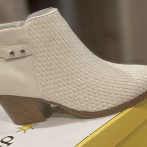 White ankle boot   Woven front and smooth back  size 9